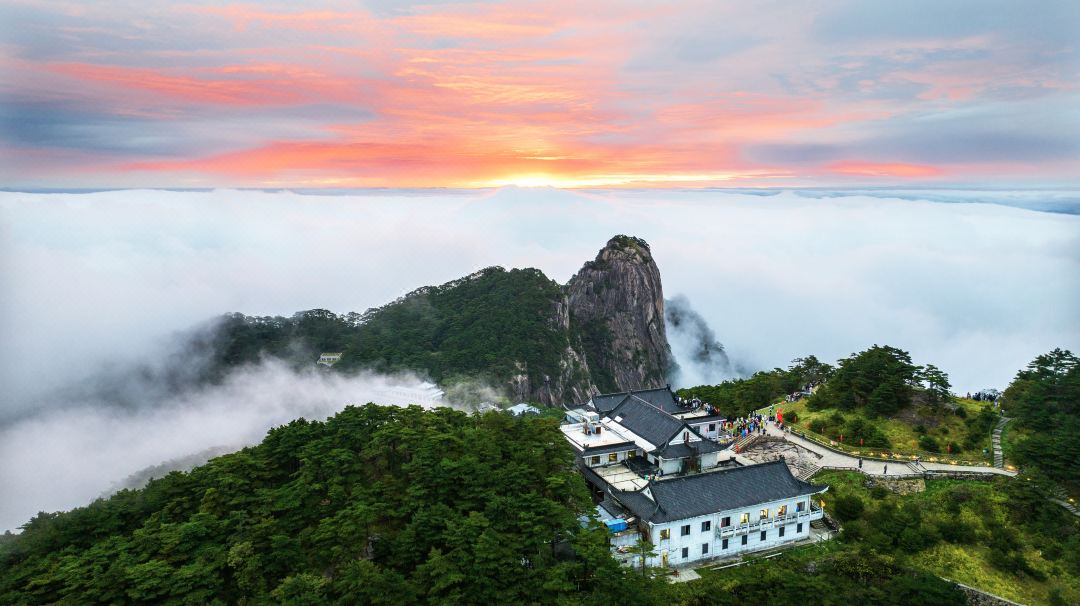 黄山白鹅山庄